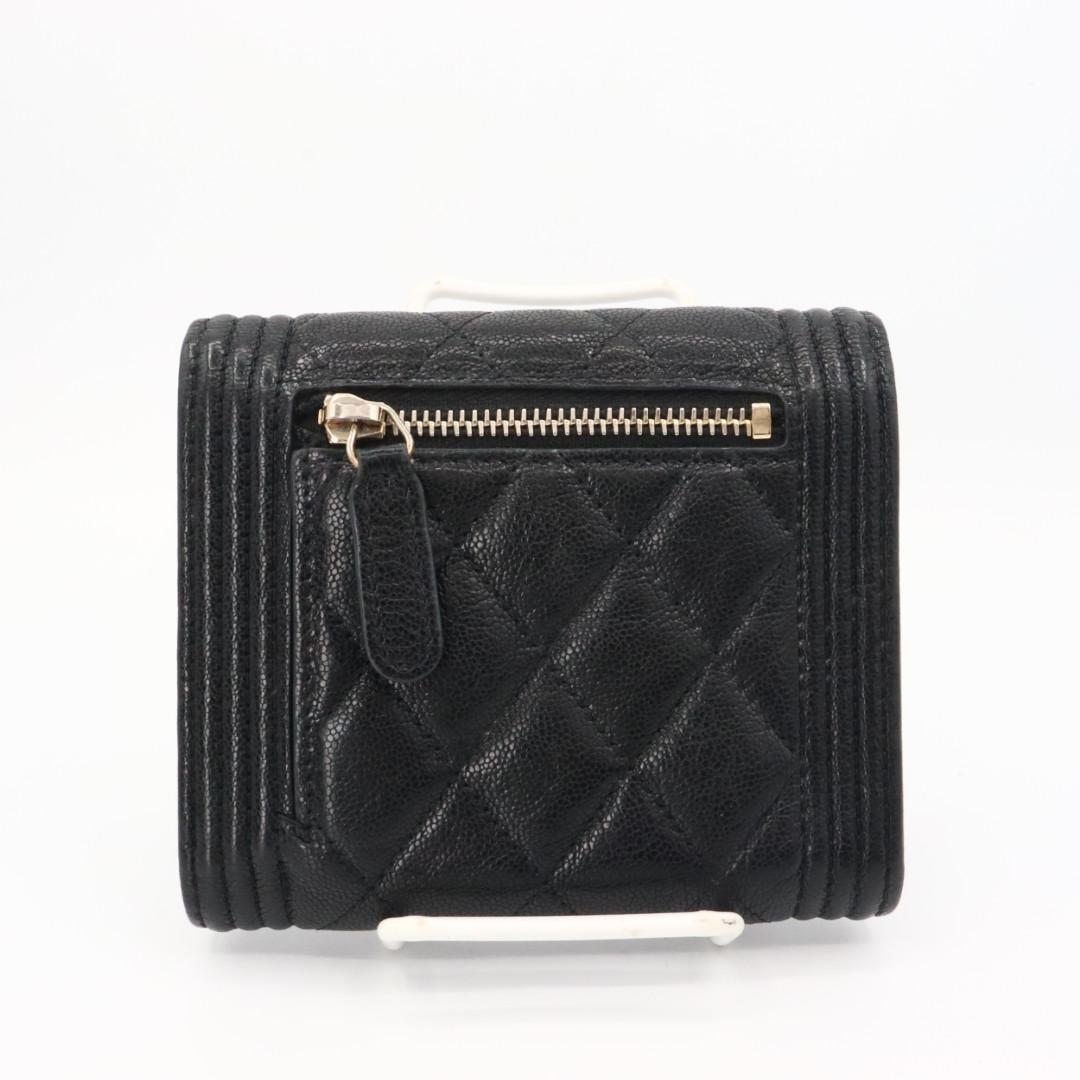 美品　シャネル　キャビアスキン　ボーイシャネル　折り財布　ブラック