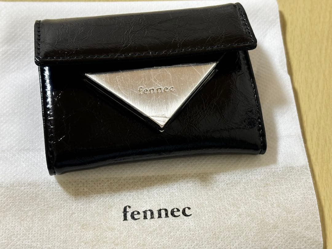 小物 CRINKLE TRIANGLE DOCO WALLET - BLACK