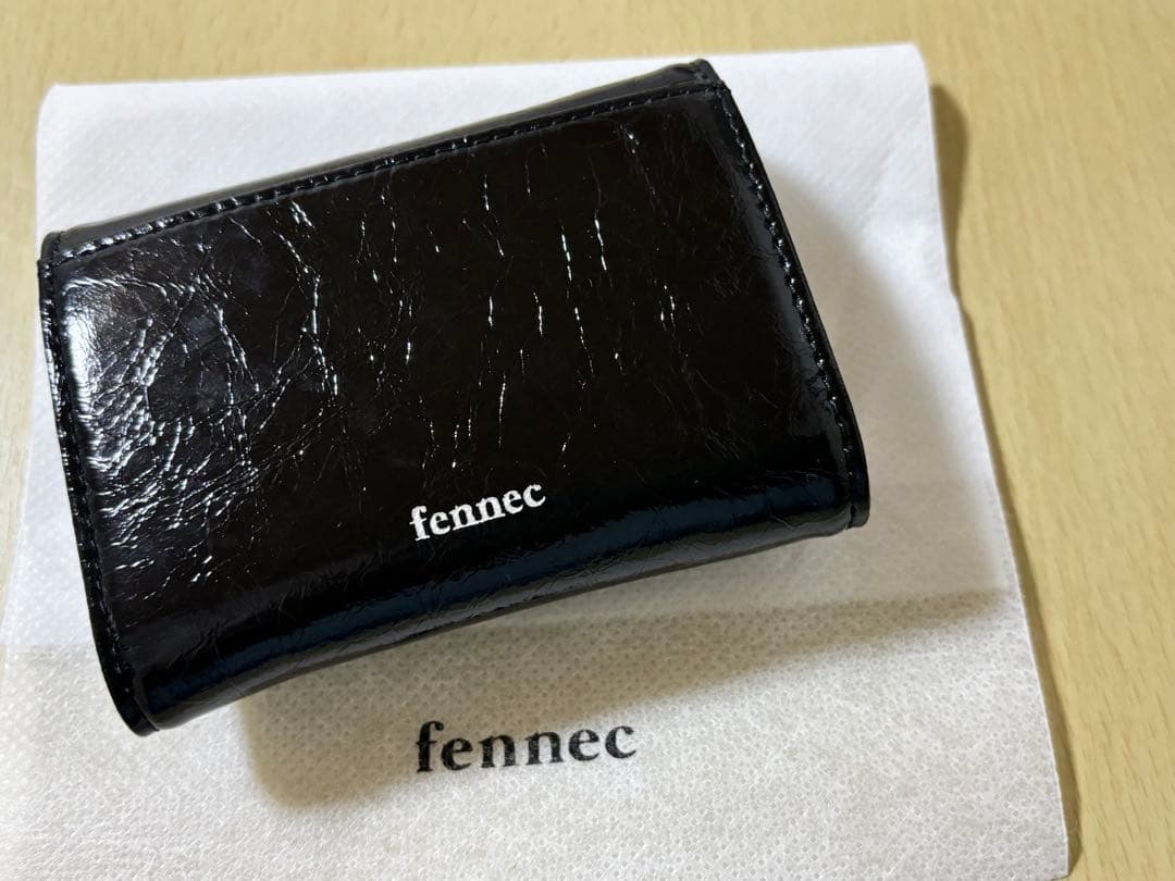 小物 CRINKLE TRIANGLE DOCO WALLET - BLACK