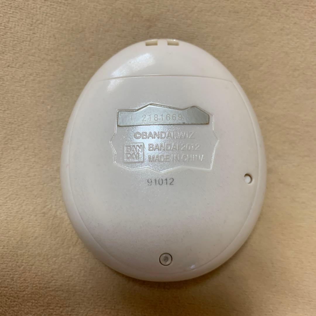 たまごっち　ピース　ホワイト　Tamagotchi P's