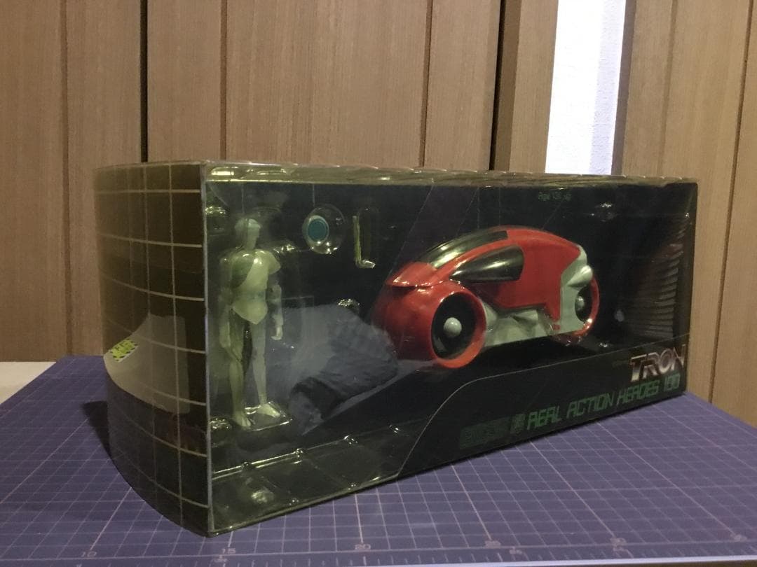 TRON (Disney)リアルアクションヒーローズ　LIGHTCYCLE　新品