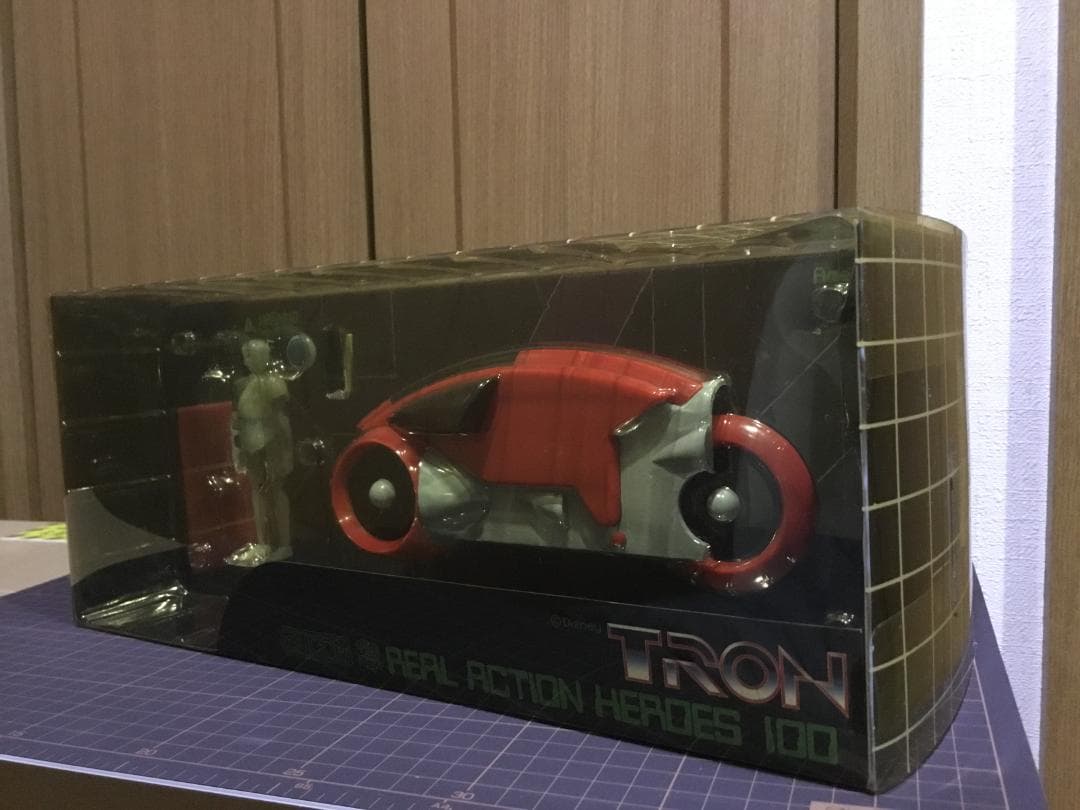 TRON (Disney)リアルアクションヒーローズ　LIGHTCYCLE　新品