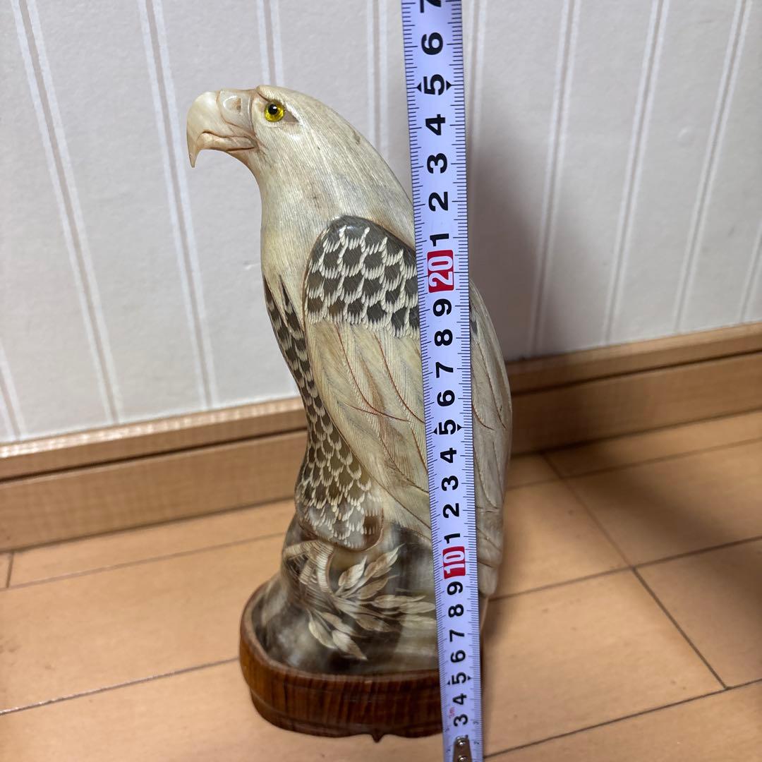 鷹の彫刻 約30cm
