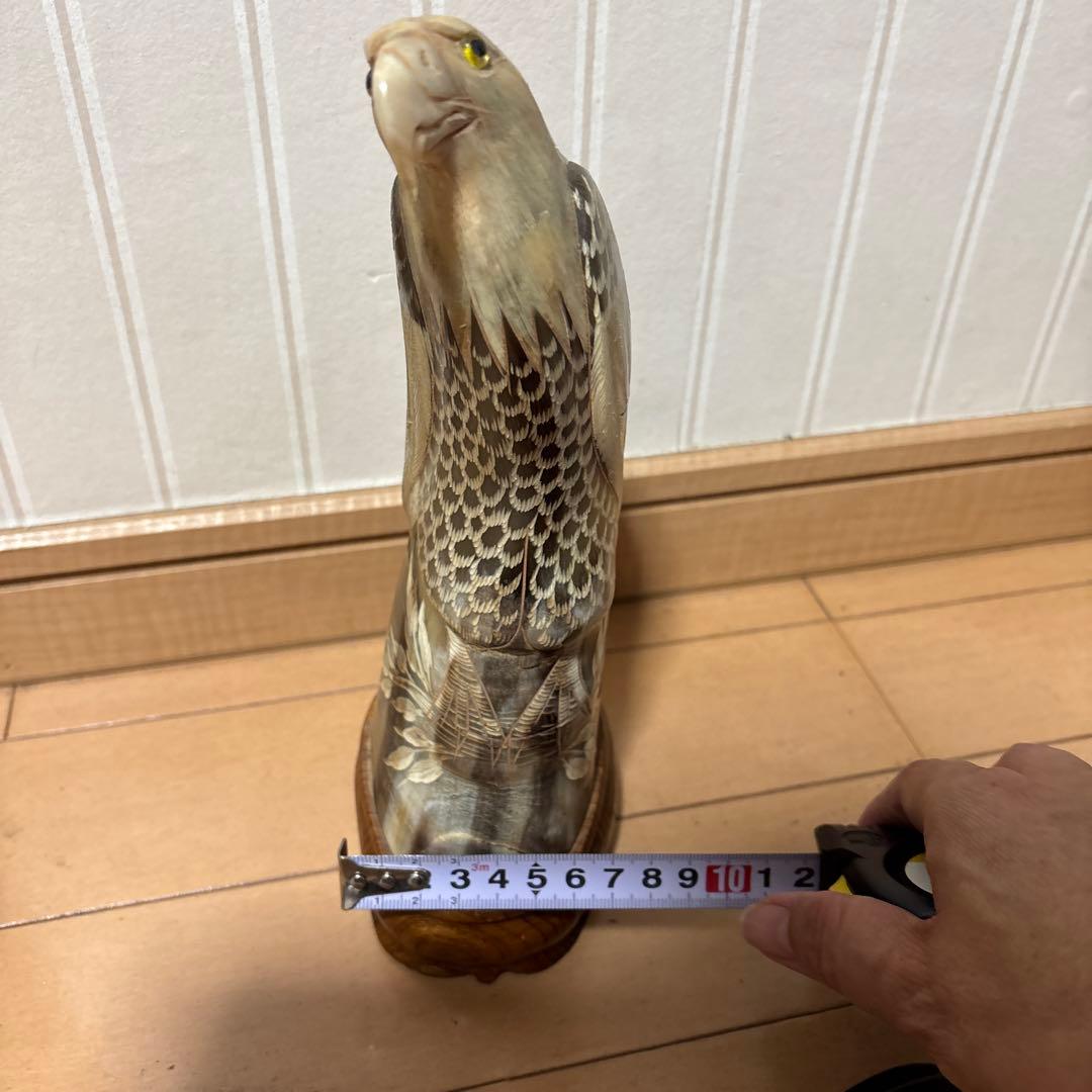 鷹の彫刻 約30cm