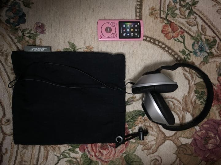 BOSE オーディオヘッドホン+ソニー ウォークマン