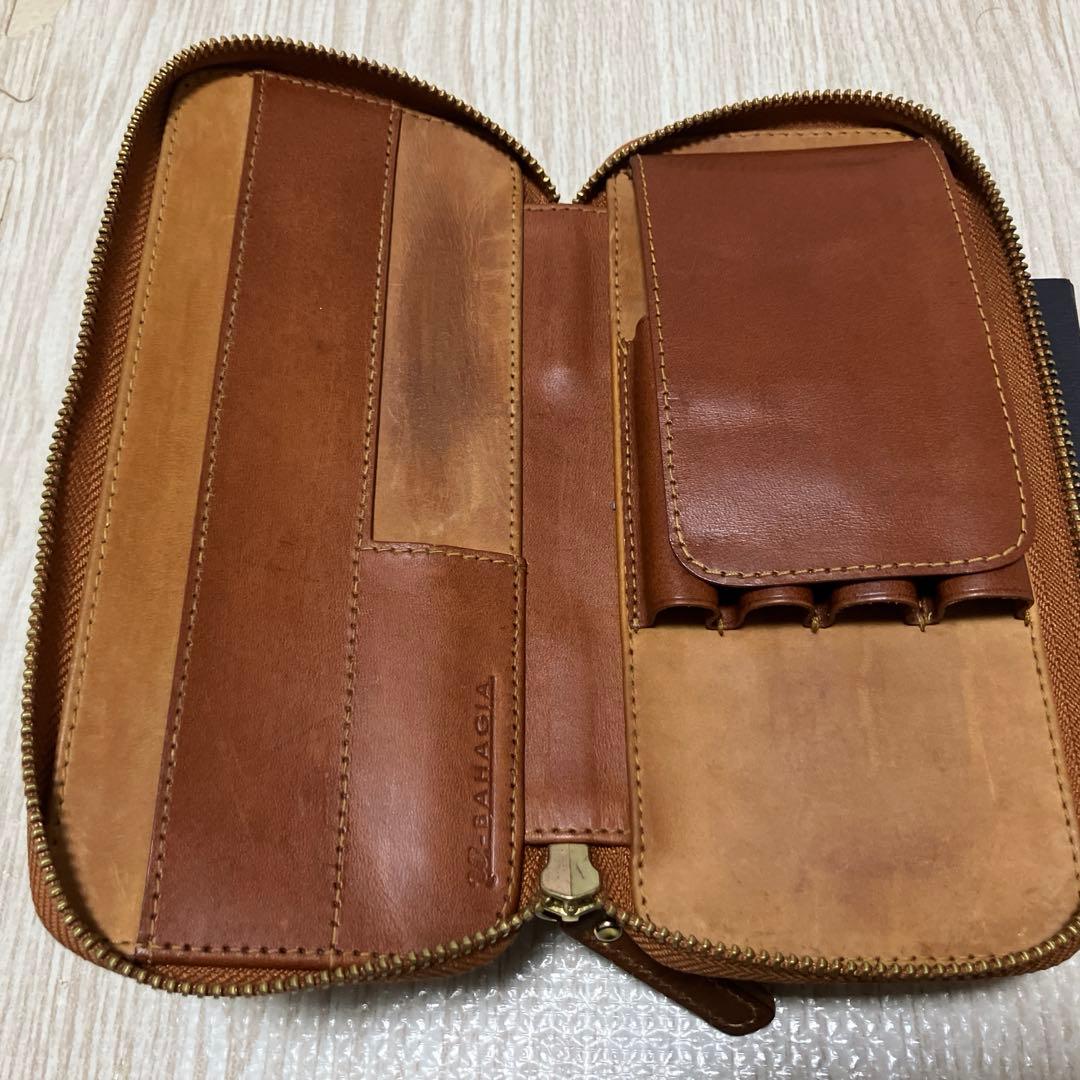 バハギア　ラウンドジップペンケース