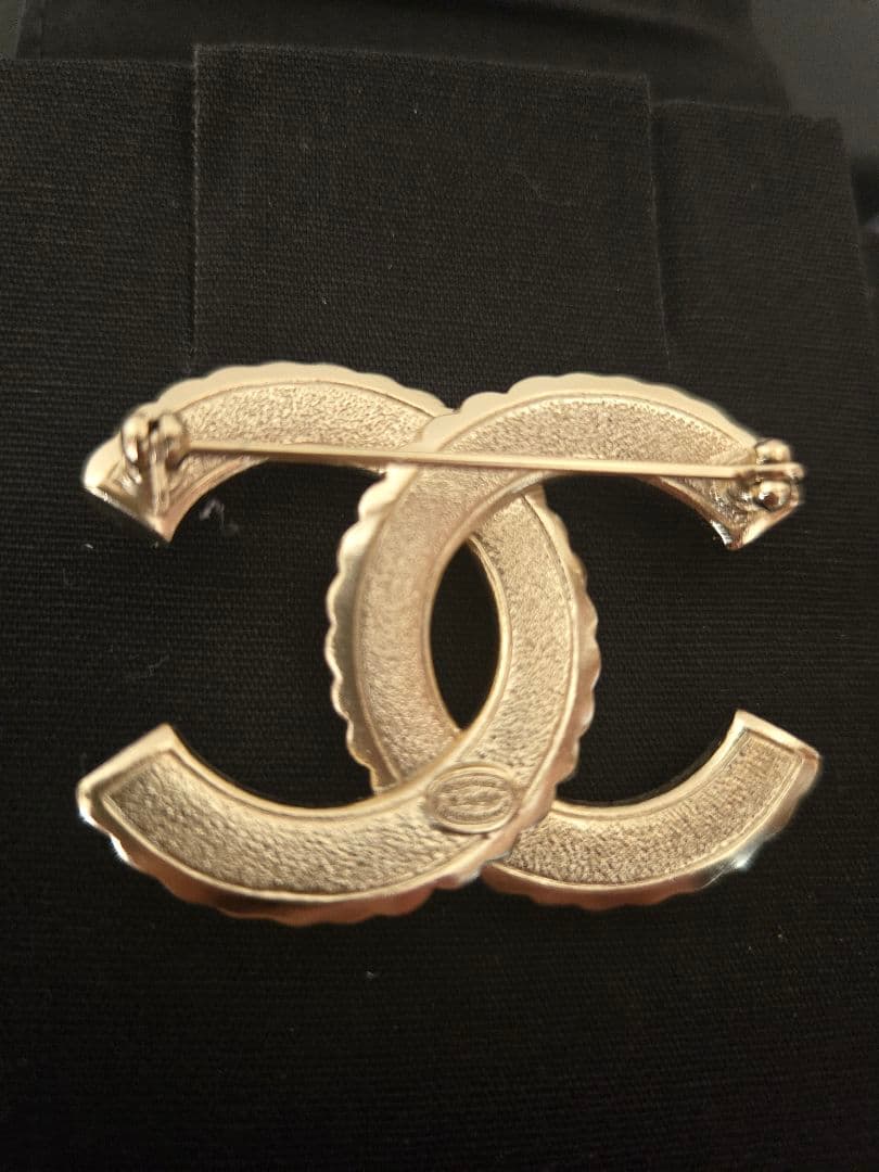 極美品❤CHANELブローチ◾CCロゴ◾ゴールドベース◾ラインストーン　パール