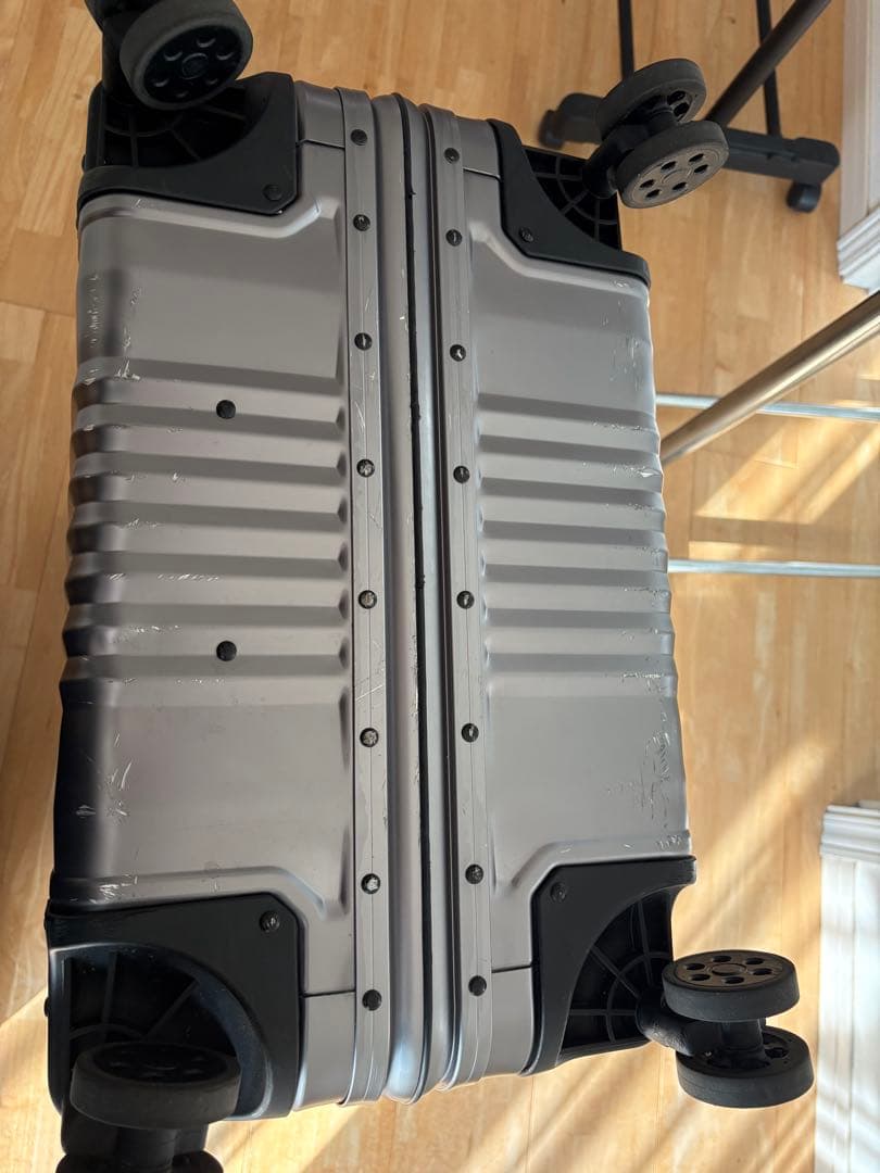 キャリーケース　スーツケース　レジェンドウォーカー　アルミ