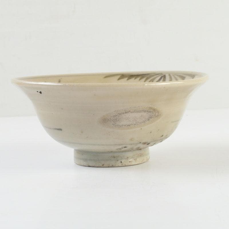 伊万里焼　出土品　鉄絵　草文　茶碗　共箱　V　9520