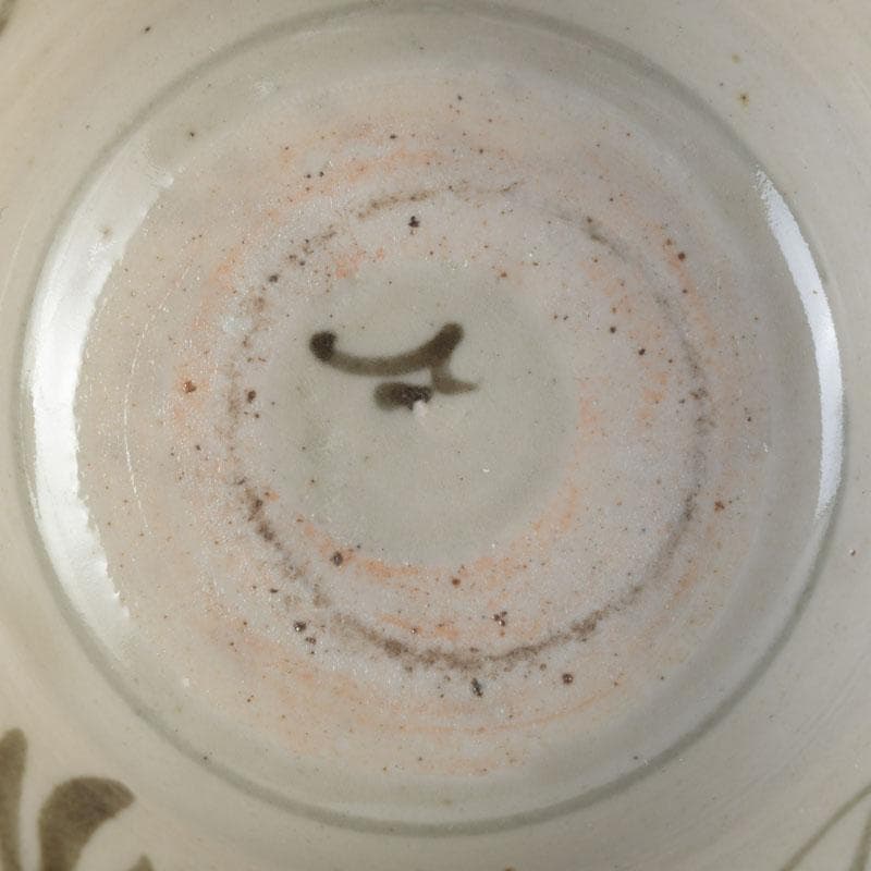 伊万里焼　出土品　鉄絵　草文　茶碗　共箱　V　9520