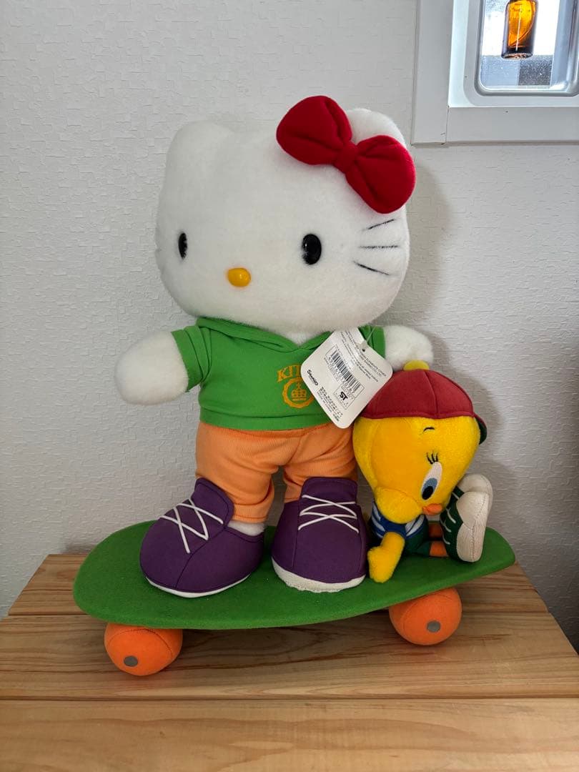 ハローキティ トゥイーティー スケボー ぬいぐるみ