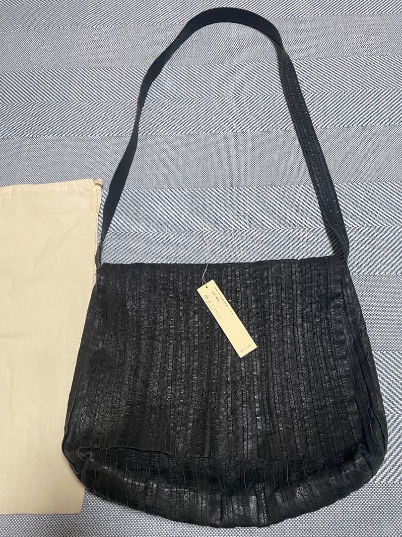 ヨーガンレール　斜め掛けメッセンジャーバッグ