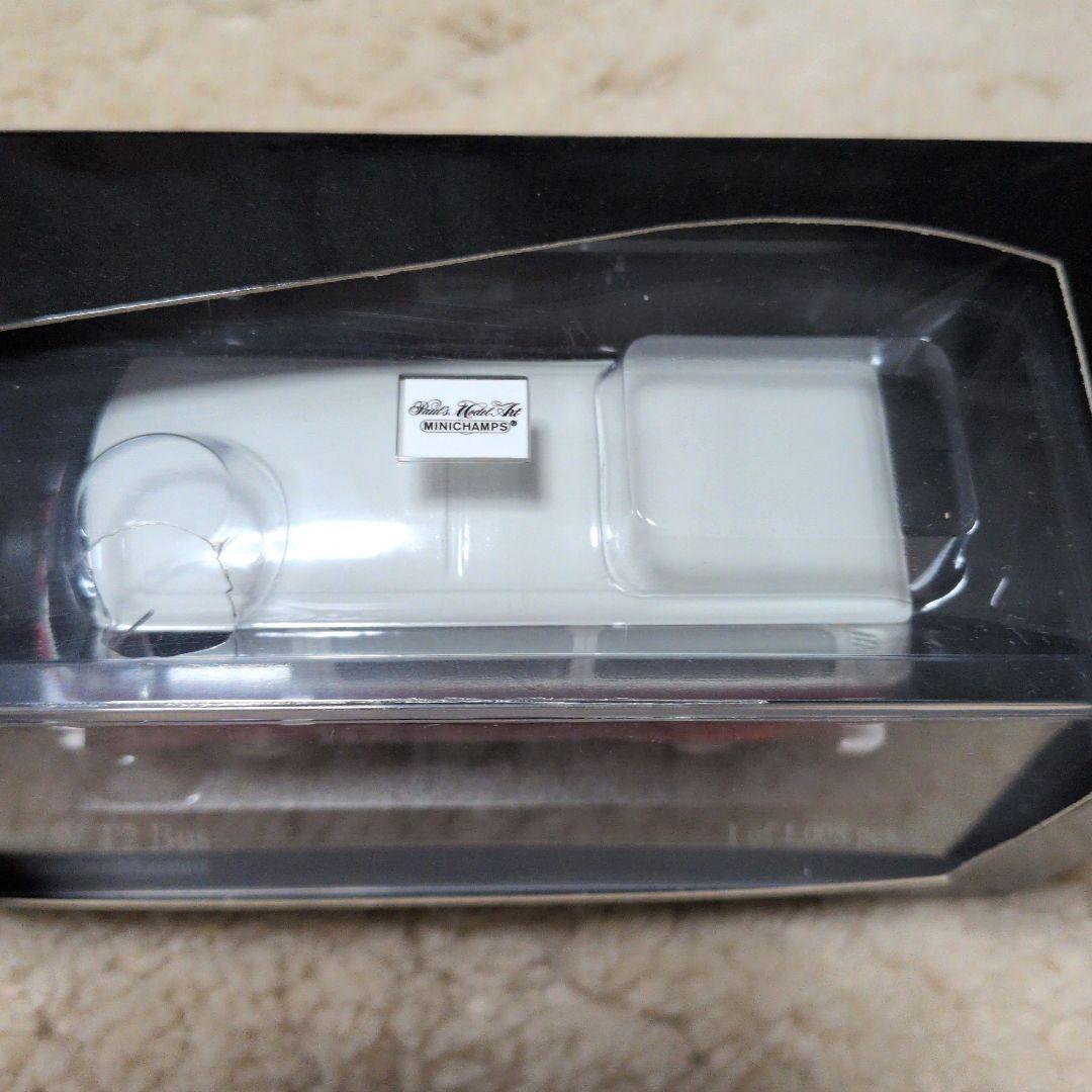 【新品未使用】VW T2 Bus ミニカー パステルホワイト/カサンロット