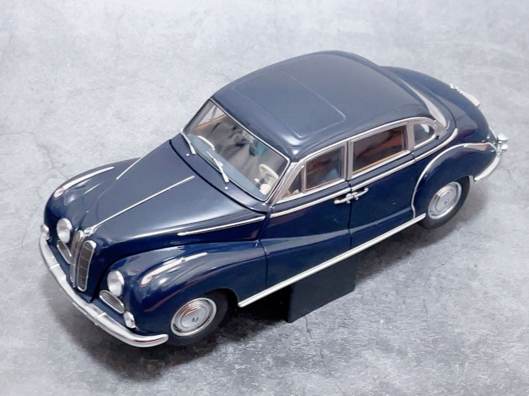 ディラー別注 AUTOart 1/18 BMW 502 2.6 LUXUS