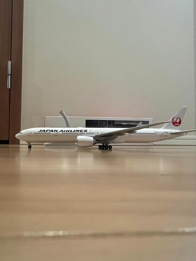 JAL Boeing777-300ER 1/200スケール　モデルプレーン