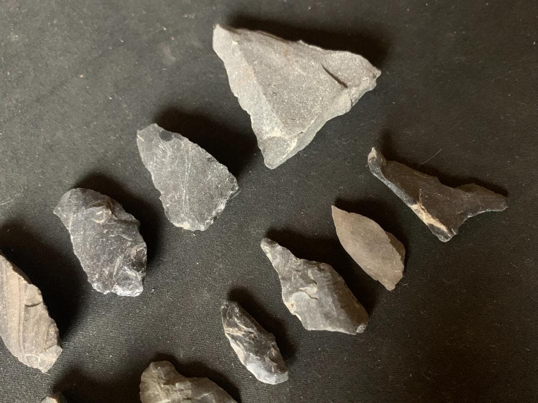 石器 矢尻 鏃 ヤジリ 小やじり20点 縄文時代 発掘地:京都府綴喜郡 492