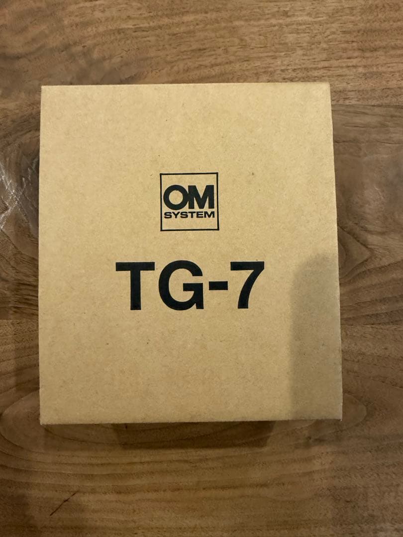 OM SYSTEM TG-7 レッド