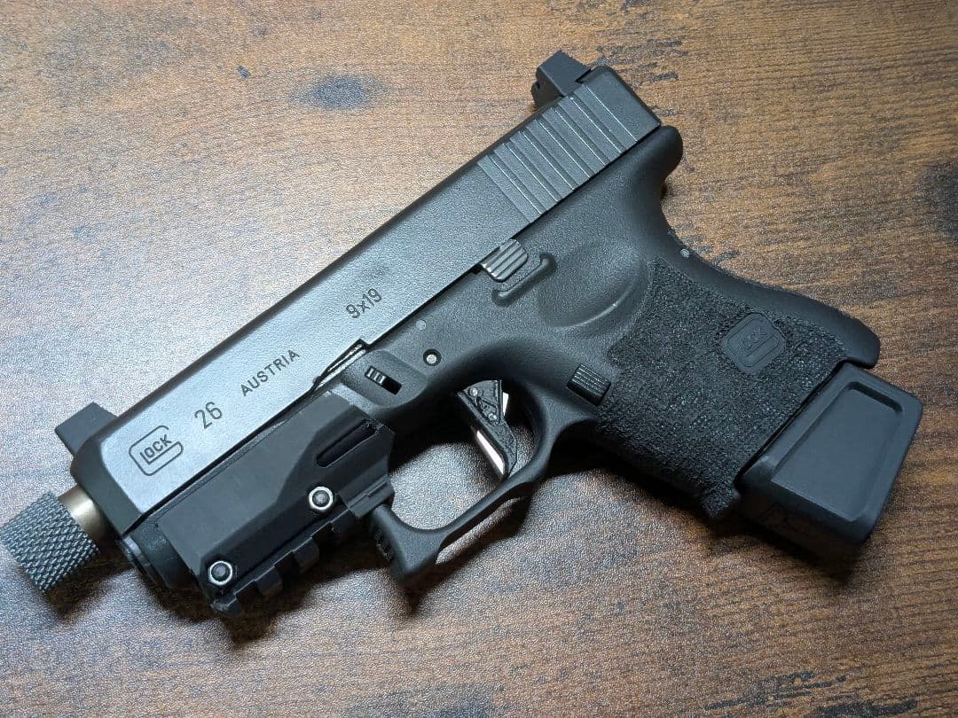東京マルイ　グロック26 アンダーレール カスタム