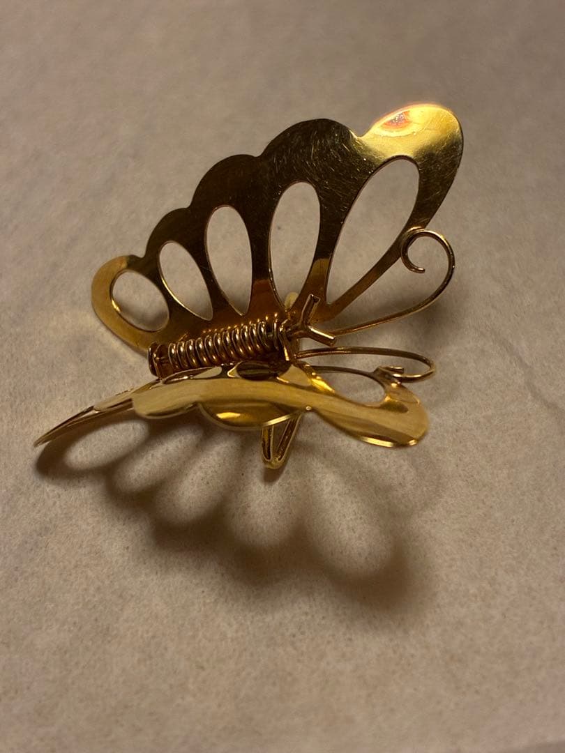 K18ゴールド 蝶のブローチ　2.4グラム