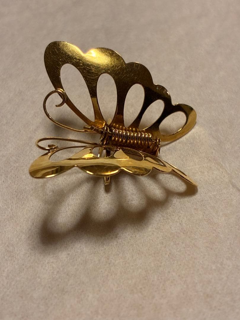 K18ゴールド 蝶のブローチ　2.4グラム