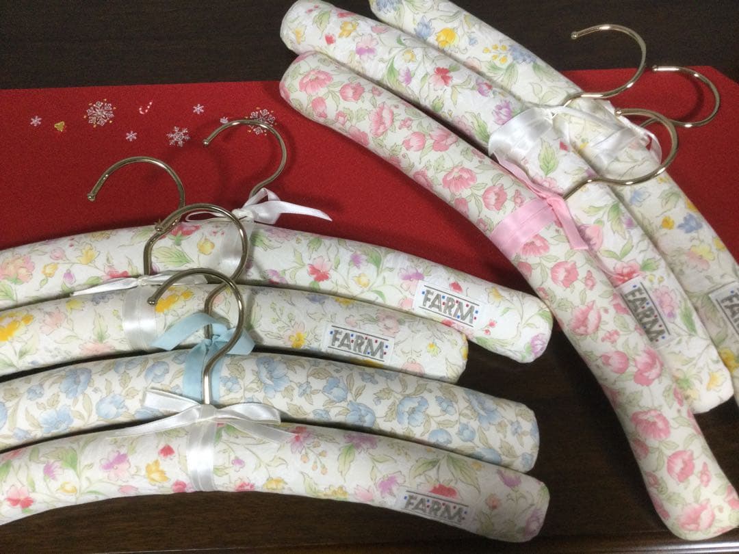 「FARM 」花柄布製ハンガー 7本セットとテディベアとスワトウハンカチセット