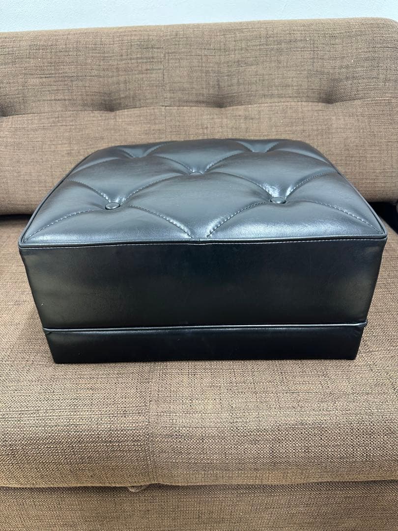 ④ 【美品】カリモク60 オットマン ブラック　レザー②
