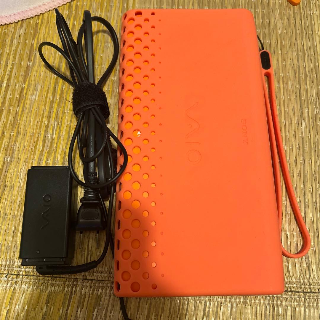 SONY VAIO オレンジ　ノートPC VPCP11AKJ