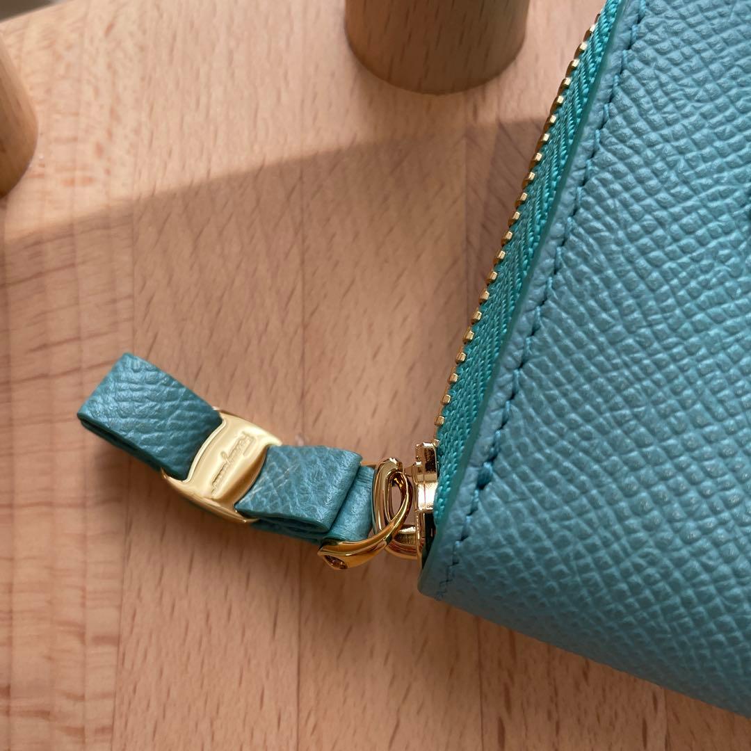 新品】フェラガモ　ケース　ミニ財布