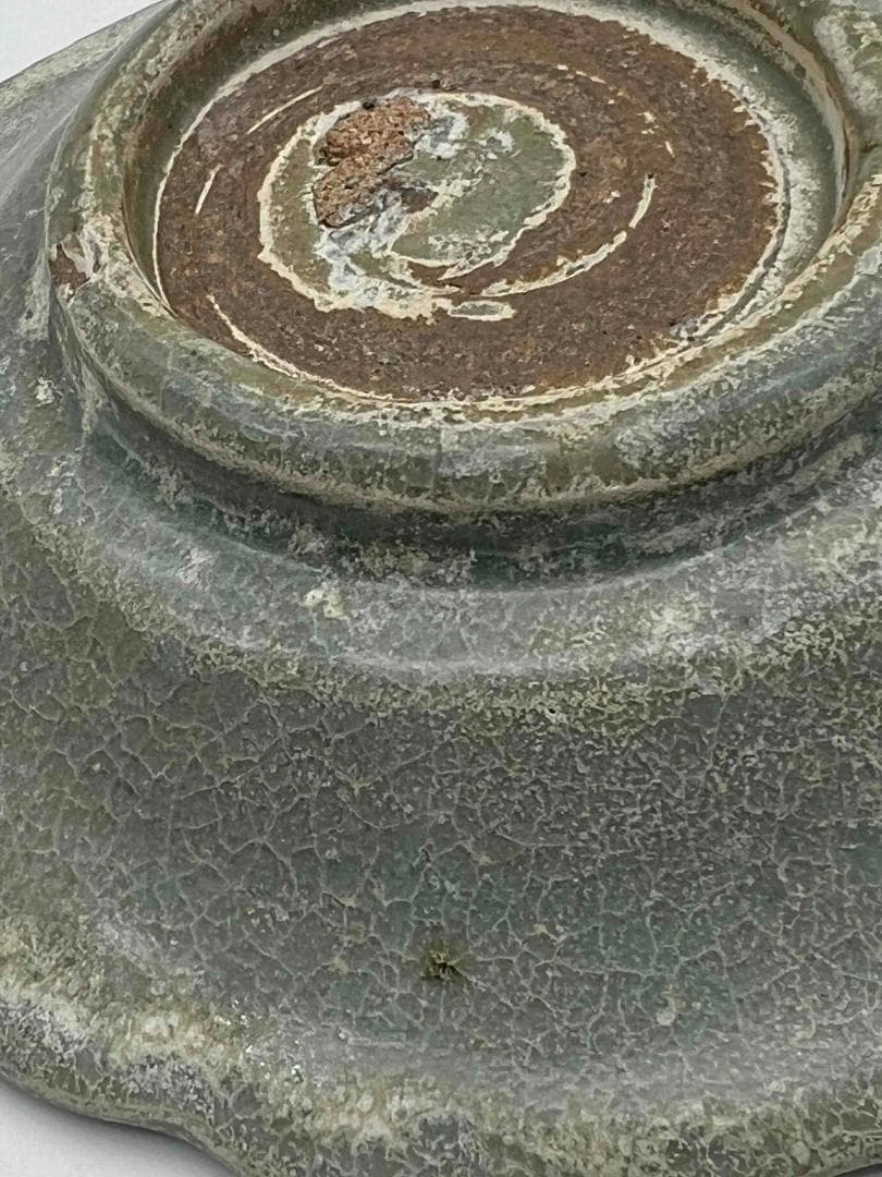 宋時代～元時代　青磁　龍泉窯刻花唐草文輪花盤　青磁皿　唐物(F-109)