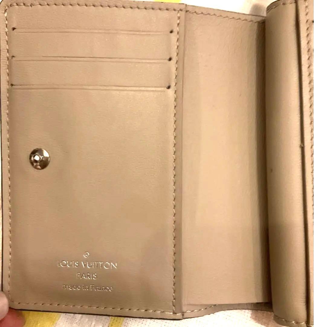 ルイヴィトンモノグラムマヒナクレアガレ二つ折り財布