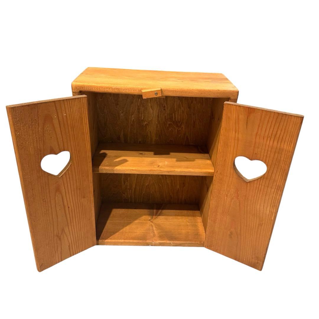 カントリー家具 ハート型扉付きキャビネット