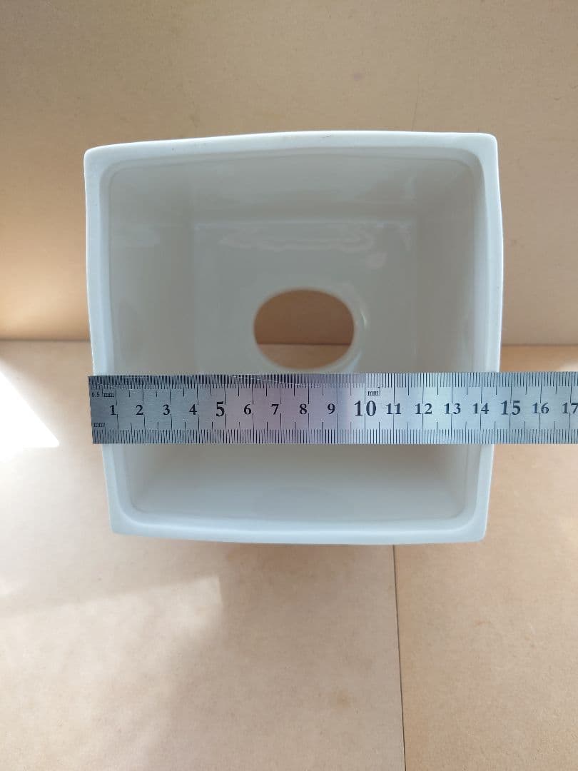 ボックスティッシュ　ポーセラーツ白磁４個