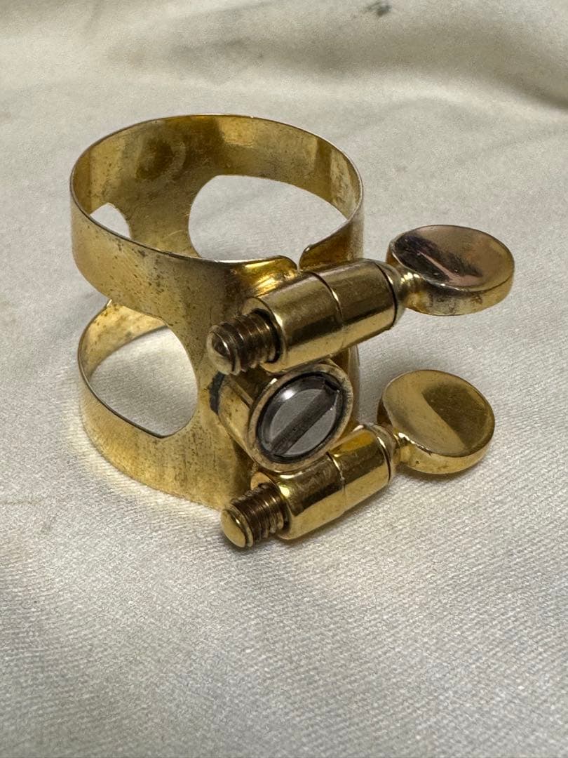 Bullseye ブルズ　アルトサックス用リガチャー