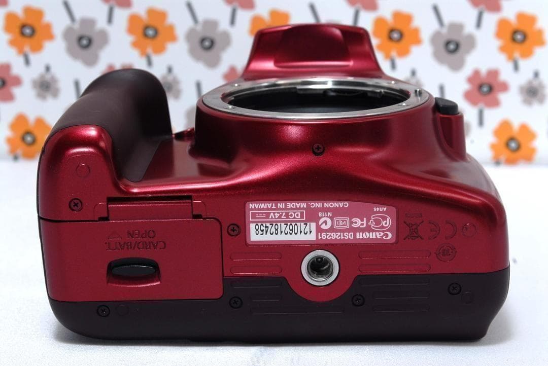 ❤Canon Kiss X50❤レッド色で目立つ❤❤ショット数2252回少ない！