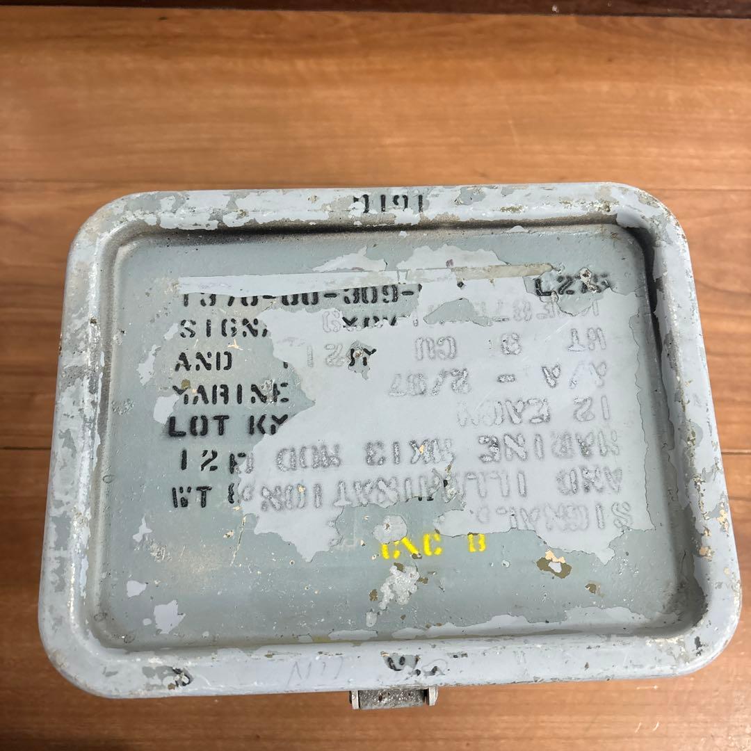 米軍　実物　SIGNAL SMOKE CASE ③ 送料無料
