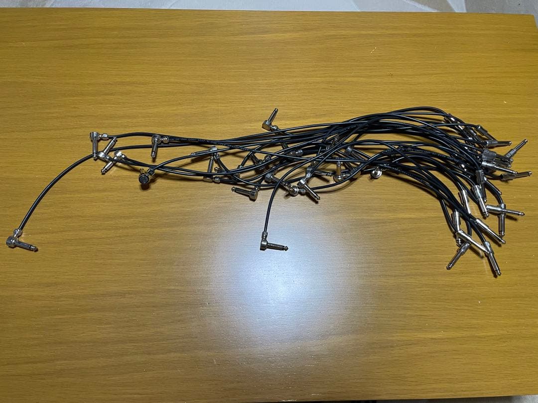 MONTREUX Belden ソルダーレスパッチケーブル、オヤイデDCケーブル