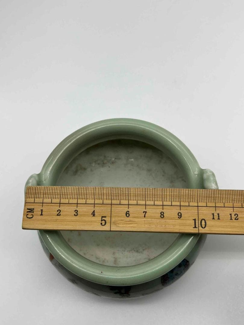 清光緒時代 豆青釉皮球花双系耳三足香炉　【旧家蔵出し】　精密繊細(E-54)