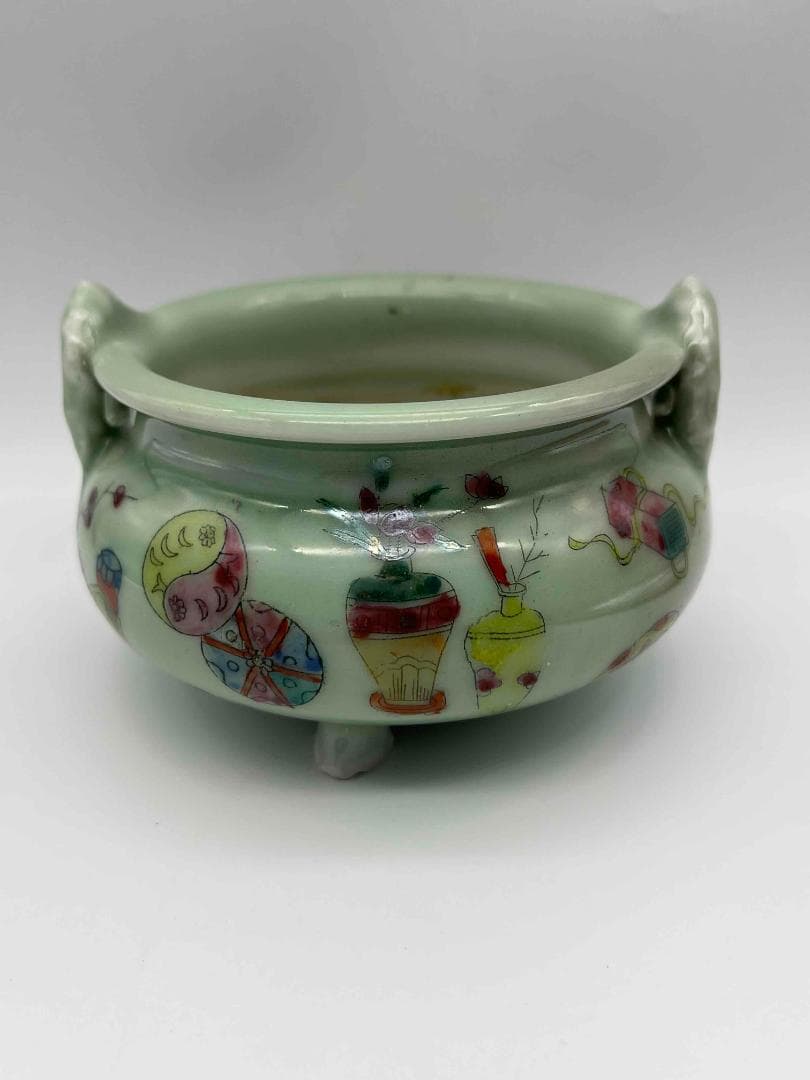 清光緒時代 豆青釉皮球花双系耳三足香炉　【旧家蔵出し】　精密繊細(E-54)