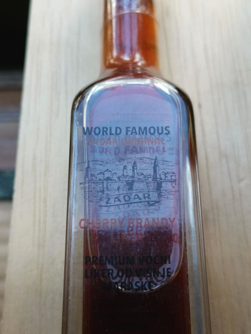 クロアチア ラキア プラム 洋梨ブランデー 海外のアルコール飲料 お土産￼