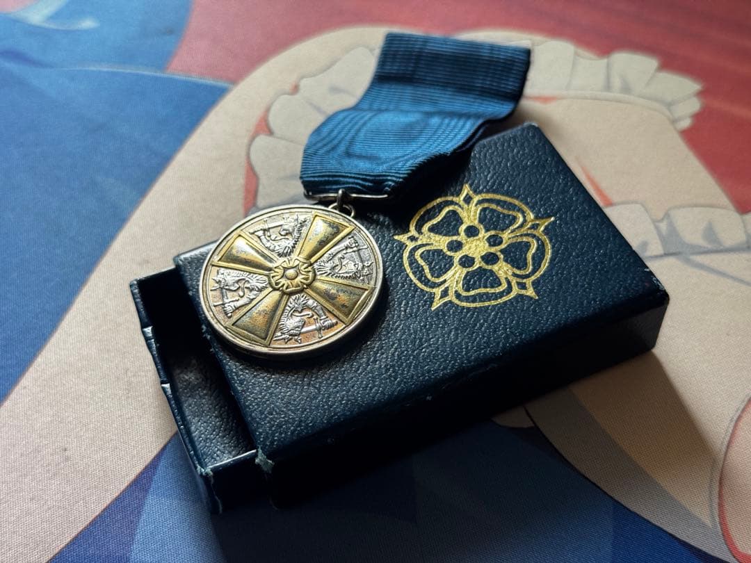 フィンランド 白薔薇勲章 金十字級 銀製 シルバーマークあり 超レア 箱付き