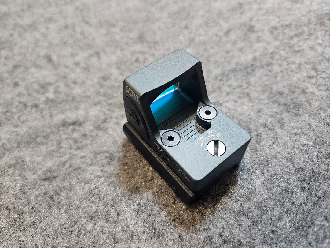 Holy warrior trijiconタイプ RMR ドットサイト