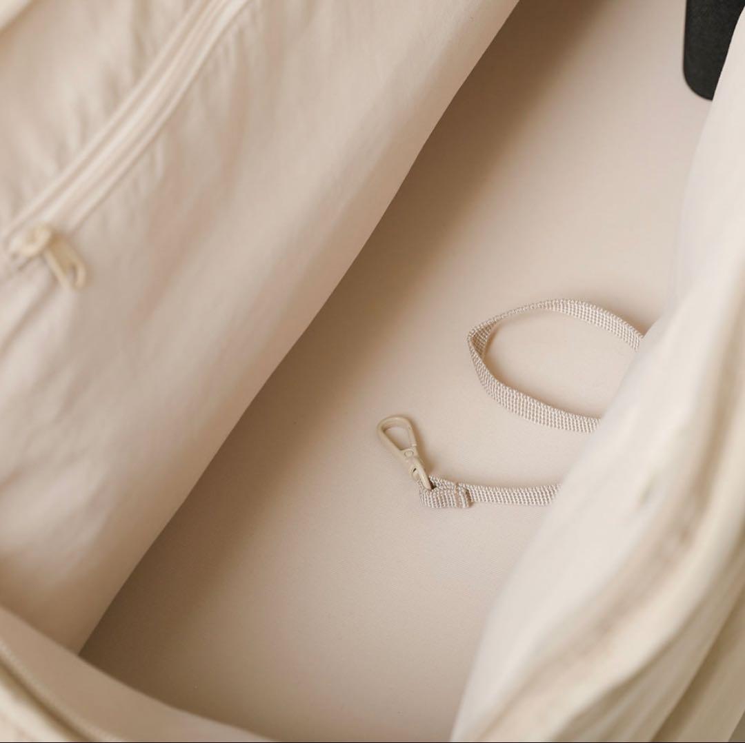 モンシェリ　ベージュのペットキャリーバッグ新品未使用開封済