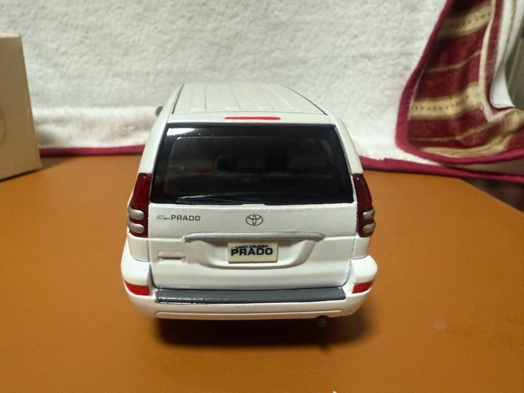 トヨタ ランドクルーザー プラド カラーサンプル