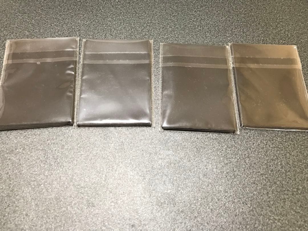 【激レア】遊戯王 公式 未開封 ちびブルーアイズ スリーブ 光沢 40枚