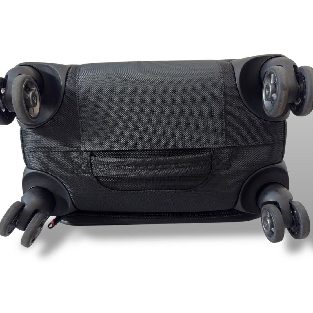 美品 SAMSONITE 4輪 機内持ち込み可能サイズ キャリーケース 黒