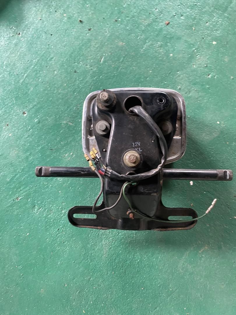 Z400FX Z400J Z550FX テールランプブラケット　ウィンカーステー