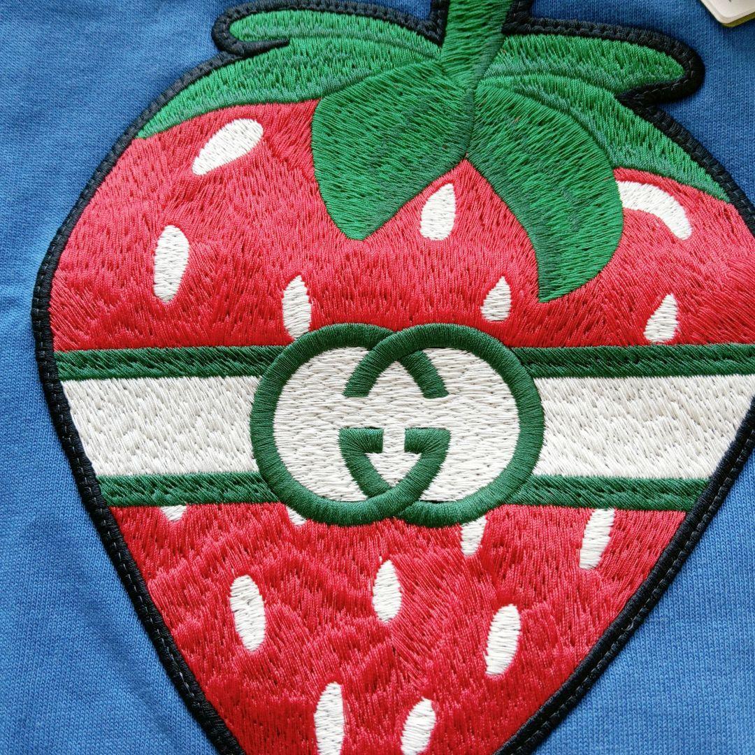 GUCCI グッチ　イチゴ刺繍 犬服　ペット服　　新品未使用タグ付き　小型中型犬