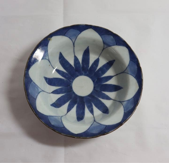 中国　明時代　染付花口鉢　大明年製銘1204