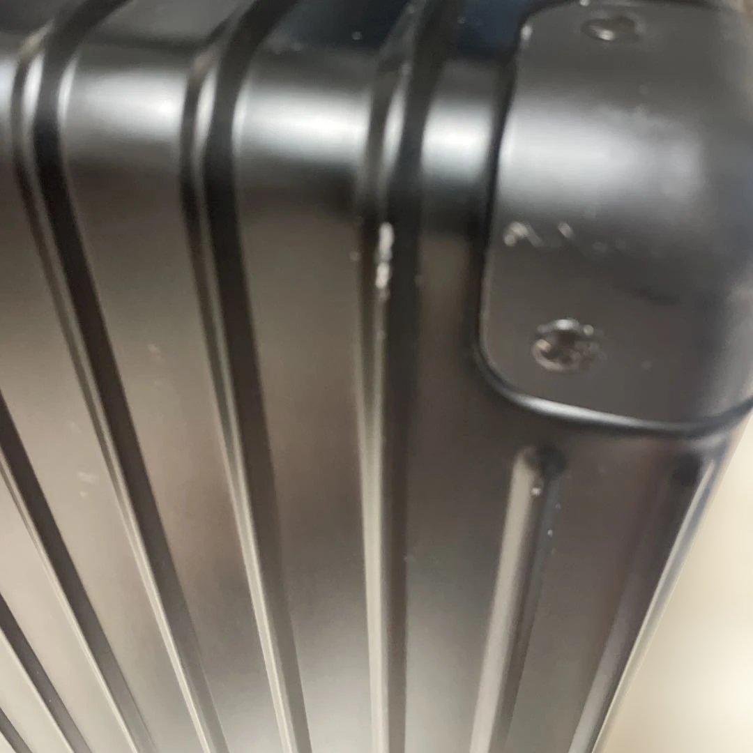 イノベーター　ブラック36L アルミスーツケース