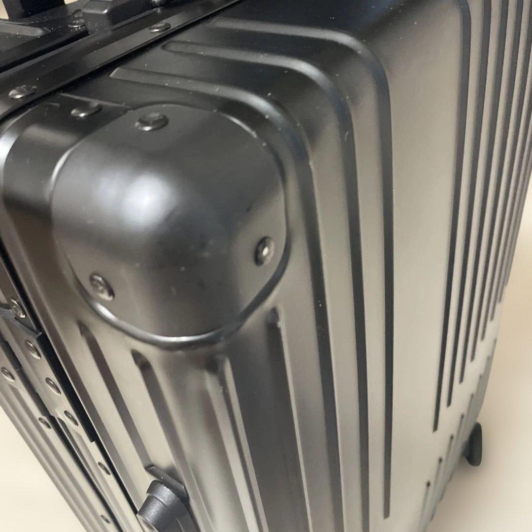 イノベーター　ブラック36L アルミスーツケース